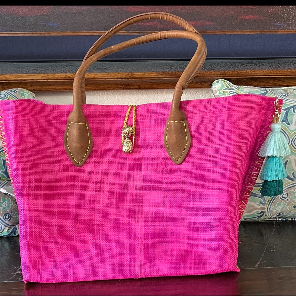 Lilly Pulitzer NWOT Handbag/ Tote Pink and Beautiful